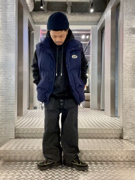 「DIESEL（ディーゼル）のアイテム（ダウンベスト）」を使った、manabu iwasakiさん（メンズ・163cm）の冬コーディネート