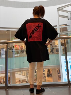 「ブラック×ホワイト」｜「アイテム（スリッポン）」を使った、kinukaさん（レディース・157cm）の夏コーディネート