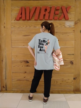 「AVIREX（アヴィレックス）のCOLOR PINUP GIRL PRINT T-SHIRT/ カラーピンナップガールTシャツ（Tシャツ/カットソー）」を使った、kinukaさん（レディース・157cm）の春コーディネート