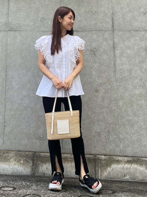 JUSGLITTY（ジャスグリッティー）の「カットワーク刺繍ブラウス