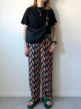 プリントイージーパンツを使った人気ファッションコーディネート - WEAR