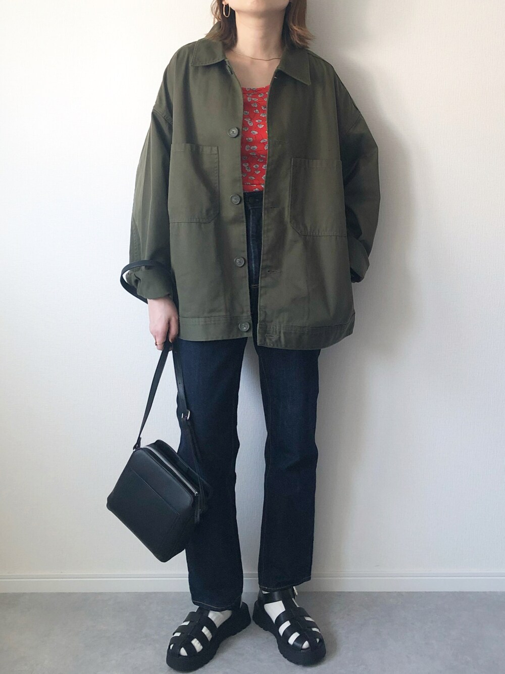 「UNIQLO、ユニクロ、GU、シンプル、ジーユー、デニム、グルカサンダル、プチプラ、ポール＆ジョー、差し色、大人女子、カーキ、CPOジャケット、サンダル、カジュアルコーデ」｜「GUのアイテム（ジャケット/アウター、グリーン系）」を使った、𝚔𝚘さん（レディース・160cm）の春コーディネートの1枚目の写真