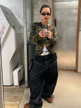 「WHO'S WHO gallery（フーズフーギャラリー）のスタッズベルト（ベルト）」を使った、CHIHONさん（レディース・158cm）の秋コーディネート