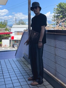 「VINTAGE（ヴィンテージ）のアイテム（サンダル）」を使った、シさん（メンズ・176cm）の秋コーディネート