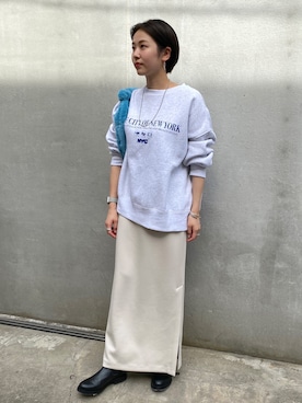 「SHENERY」｜「アイテム（スウェット）」を使った、TSURUGASAKI_163cmさん（レディース・163cm）の秋コーディネート