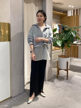 「SHENERY」｜「アイテム（スウェット）」を使った、TSURUGASAKI_163cmさん（レディース・163cm）の冬コーディネート