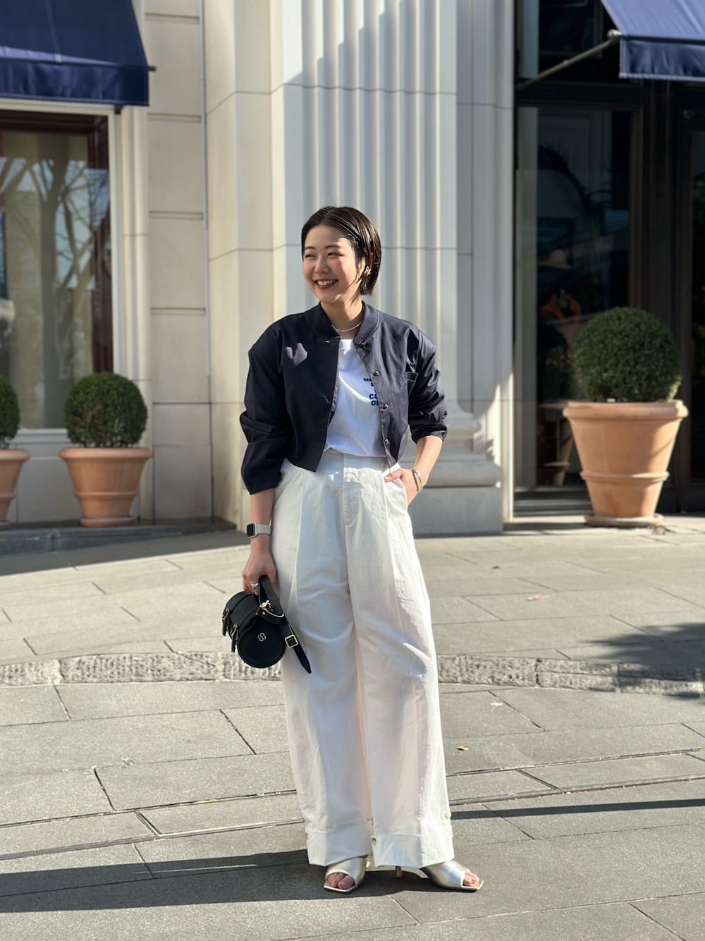 「ジャケット、春コーデ、休日スタイル、オトナ女子、お出かけコーデ、休日、ブルー、ワントーンコーデ、シンプルコーデ、シンプル、ベーシック/シンプル」｜「SHENERYの《春アウター》《洗える》ショートシャツブルゾン（ブルゾン、ブルー系）」を使った、TSURUGASAKI_163cmさん（レディース・163cm）の春コーディネートの1枚目の写真