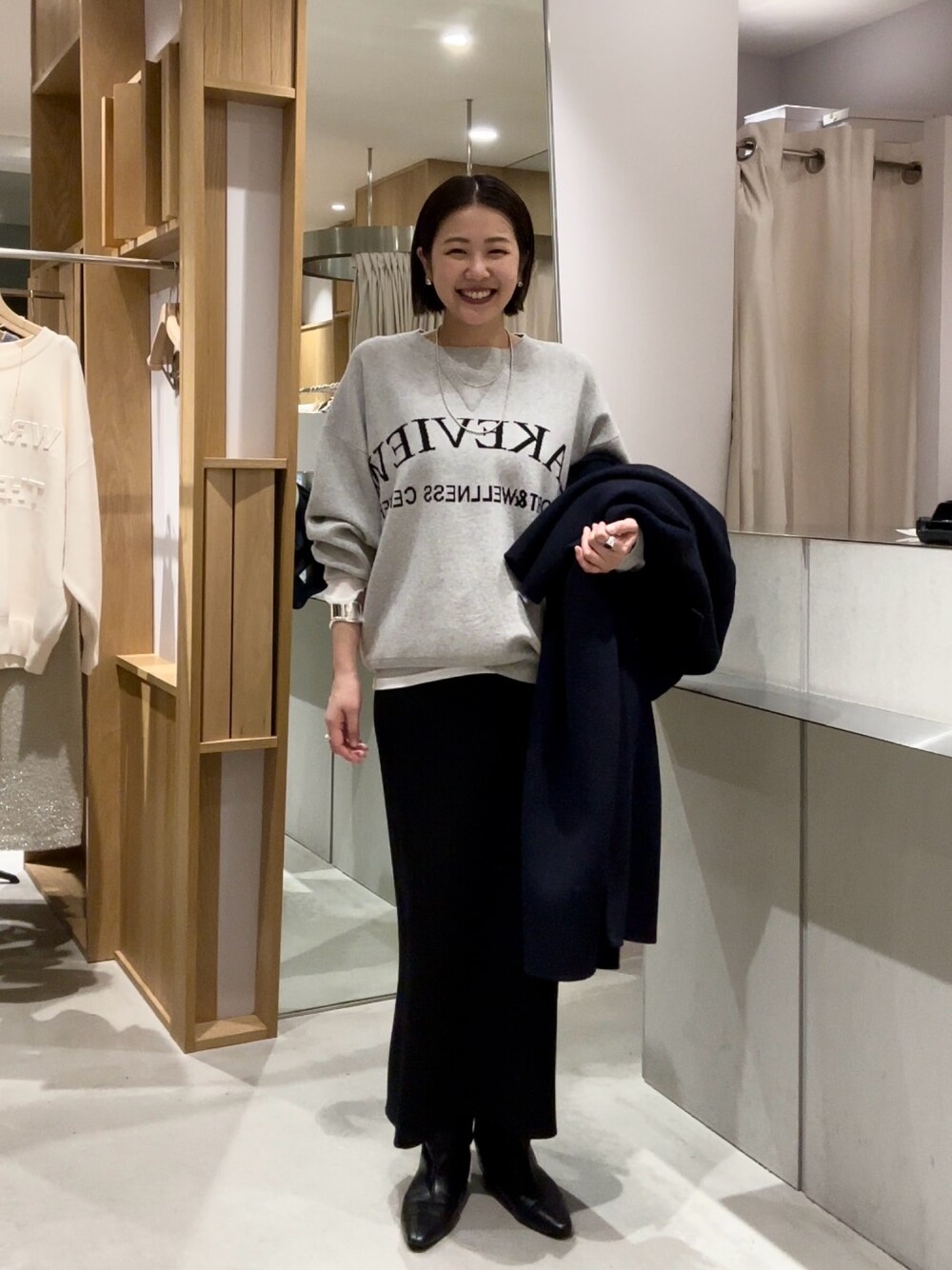 「冬コーデ、ロングコート、大人女子、ロゴ、ロゴニット、ニット、グレー、アウター」｜「SHENERYの【1枚で主役級/スタッフからも高評価】ジャカードロゴニット（ニット/セーター、グレー系）」を使った、TSURUGASAKI_163cmさん（レディース・163cm）の冬コーディネートの1枚目の写真