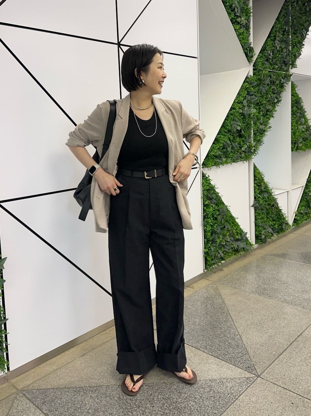「モノトーン、ジャケット、ジャケットスタイル、シアー、ワイドパンツ」｜「SHENERYの《軽やかな大人の透け感》シアージャケット（テーラードジャケット、ベージュ系）」を使った、TSURUGASAKI_163cmさん（レディース・163cm）の春コーディネートの1枚目の写真