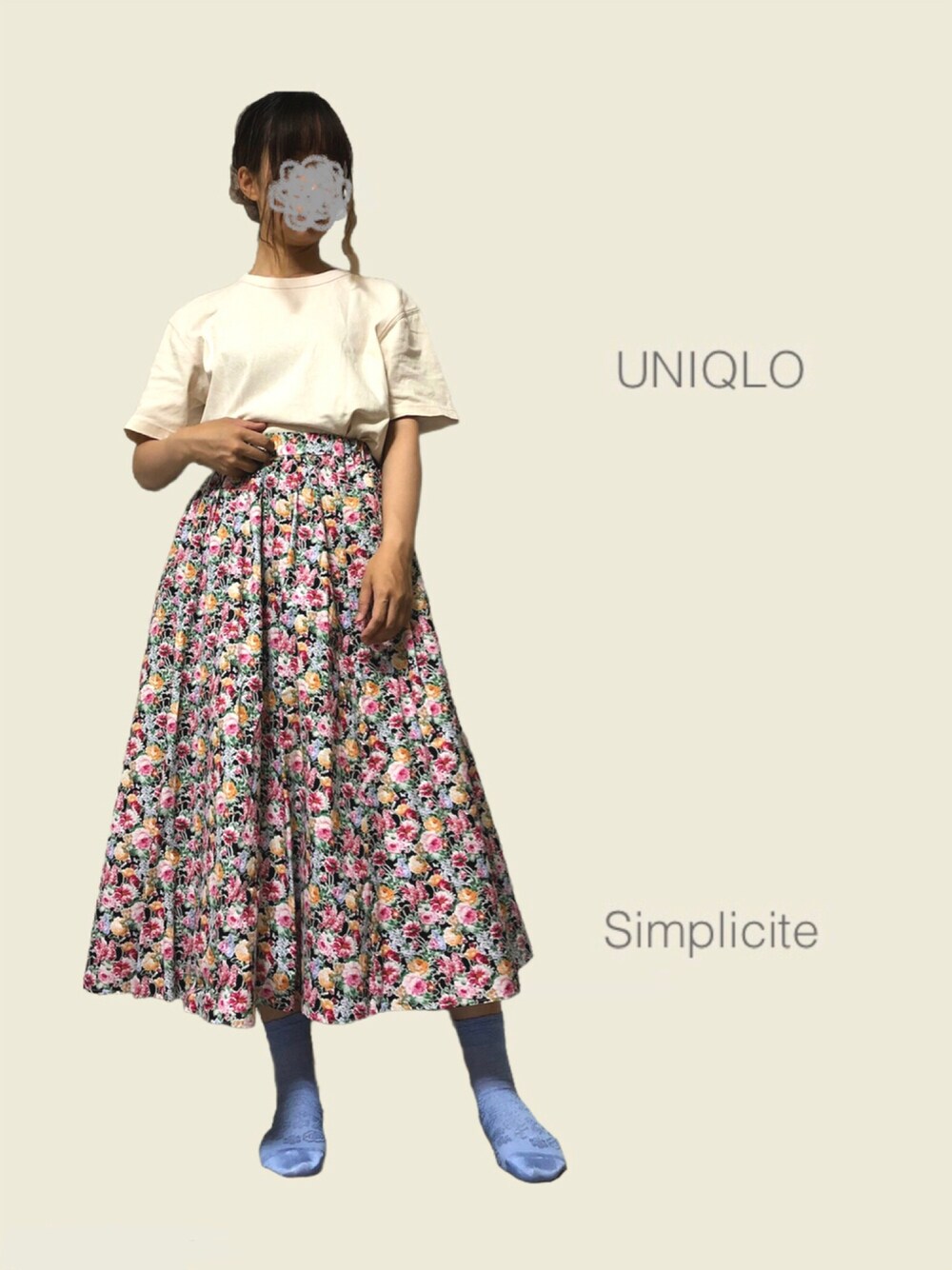 「UNIQLO、花柄スカート、simplicite、クルーネックTシャツ、おしゃれさんと繋がりたい、UNIQLO U」｜「UNIQLOのクルーネックT（半袖）（Tシャツ/カットソー、ベージュ系）」を使った、sume 再投稿中さん（レディース・161cm）の秋コーディネートの1枚目の写真