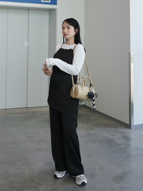 「select MOCA（セレクトモカ）のストレートイージーサテンパンツ【セットアップ対応】（その他パンツ）」を使った、nanacoさん（レディース・156cm）の春コーディネート