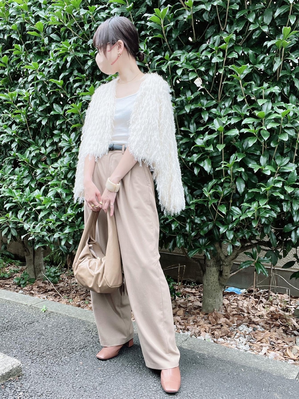 「CLANE、AULENTTI、Deuxieme Classe(Deuxieme Classe)、LOWRYS FARM、秋のコーデ、オトナ女子、オトナカジュアル、秋コーデ、パンツスタイル、きれいめカジュアル、カーディガン、大人カジュアル、フリンジ」｜「Deuxieme Classeの* ハンドバッグ L（バッグ、ベージュ系）」を使った、nico＊さん（レディース・168cm）の秋コーディネートの1枚目の写真