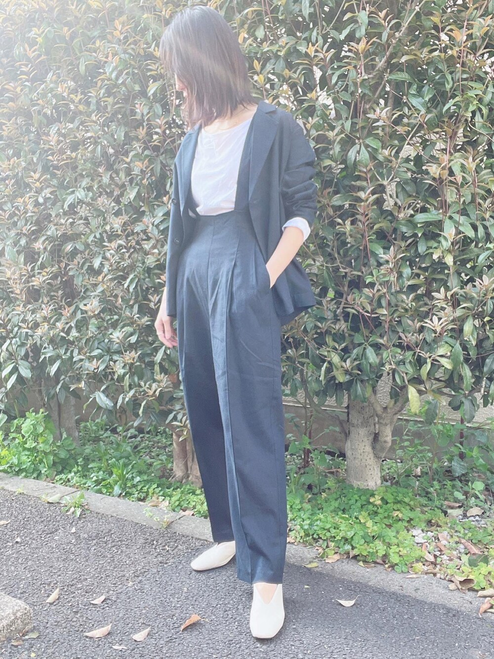 「stylemixer、ohotoro、ZARA、Goldy、セットアップ、はじめましてコーデ、テーラードジャケット、きれいめカジュアル、オトナカジュアル、オトナ女子、大人カジュアル、サロペット、春コーデ、リネン」｜「OHOTOROのアイテム（パンプス、ホワイト系）」を使った、nico＊さん（レディース・168cm）の春コーディネートの1枚目の写真