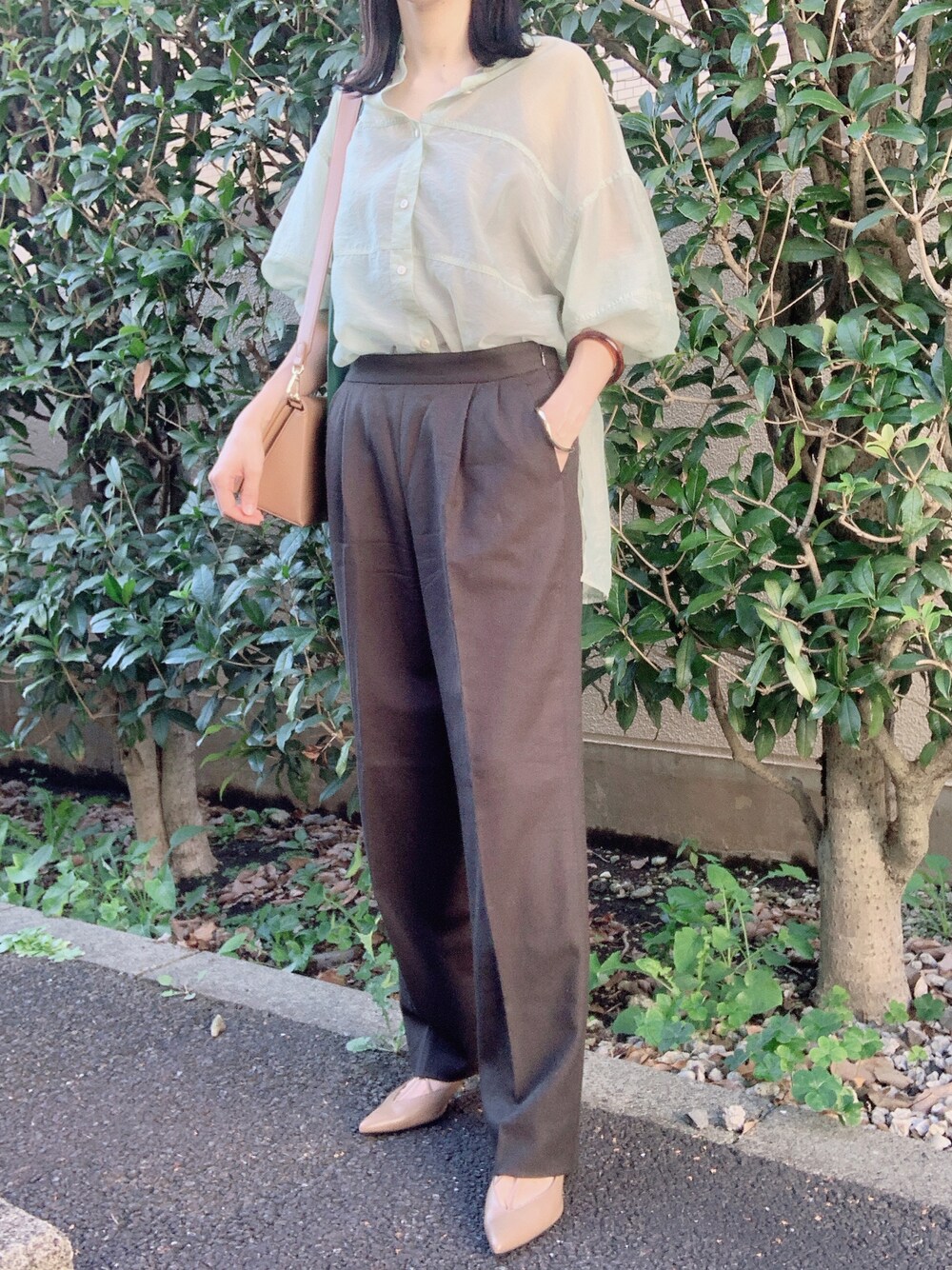 「CLANE、IENA、Goldy、シアーシャツ、シースルートップス、パンツスタイル、秋のコーデ、秋コーデ、秋服準備はじめました、秋トレンド2021、オトナカジュアル、オトナ女子、きれいめカジュアル」｜「CLANEのMIX LINE PUMPS（パンプス、ベージュ系）」を使った、nico＊さん（レディース・168cm）の秋コーディネートの1枚目の写真