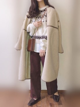 「カラーパンツ」｜「アイテム（ムートンコート）」を使った、ぴょんさん（レディース・167cm）の冬コーディネート