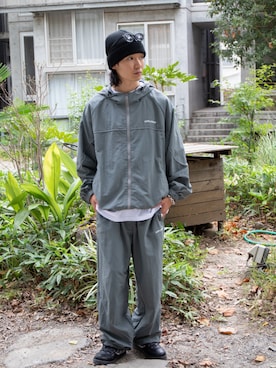 「アイテム（ナイロンジャケット、グレー系）」を使った、APPLEBUM STAFF STYLINGさん（メンズ・172cm）の秋コーディネート