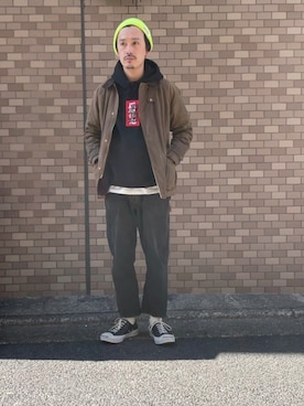 「蛍光カラー」｜「アイテム（その他アウター）」を使った、NoBさん（メンズ・168cm）の冬コーディネート