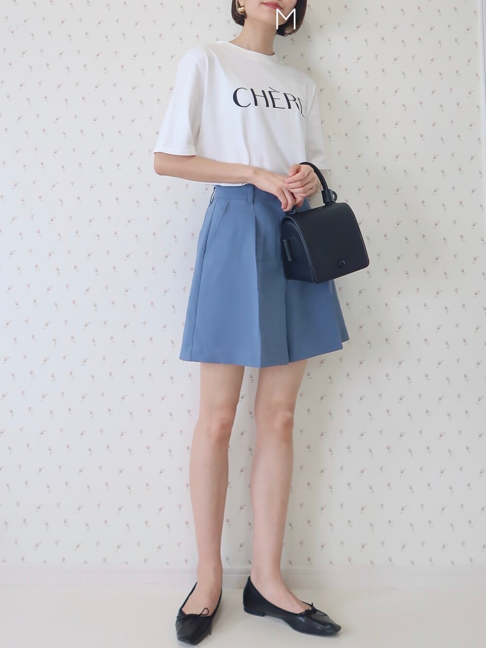 「オトナ女子、大人コーデ、シンプルスタイル、セットアップ、ショートパンツ」｜「KBFの『WEB/一部店舗限定』フロントタックキュロット（その他パンツ、ブルー系）」を使った、MAYUKOさん（レディース・163cm）の秋コーディネートの1枚目の写真