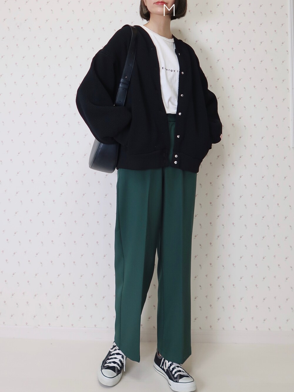 「秋服準備はじめました、秋服コーデ、ラクチンコーデ、カジュアルコーデ、オトナカジュアル、カーディガン、スニーカー、スニーカーコーデ」｜「Javaの《JaVaジャバ コラボ》新軽量ワッフルニットカーディガン（カーディガン/ボレロ、ブラック系）」を使った、MAYUKOさん（レディース・163cm）の秋コーディネートの1枚目の写真
