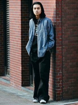 「ダンガリーシャツ」｜「アイテム（パンツ）」を使った、ジャーナルスタンダード メンズさん（メンズ・181cm）の冬コーディネート