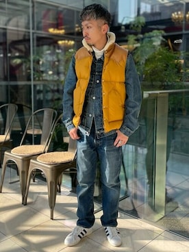 「ストレートデニム」｜「アイテム（デニムジャケット）」を使った、ジャーナルスタンダード メンズさん（メンズ・170cm）の冬コーディネート