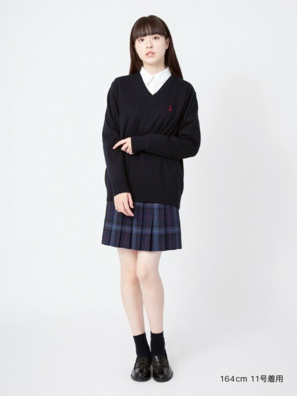 「ニット、セーター、学生、制服、スクール、通学、高校生、女子高生、中学生、薄手ニット」｜「EASTBOYのセーター 綿 12G スクール ニット 入学 卒業 中学生 高校生（ニット/セーター、ブルー系）」を使った、殿内 虹風さん（レディース・164cm）の冬コーディネートの1枚目の写真