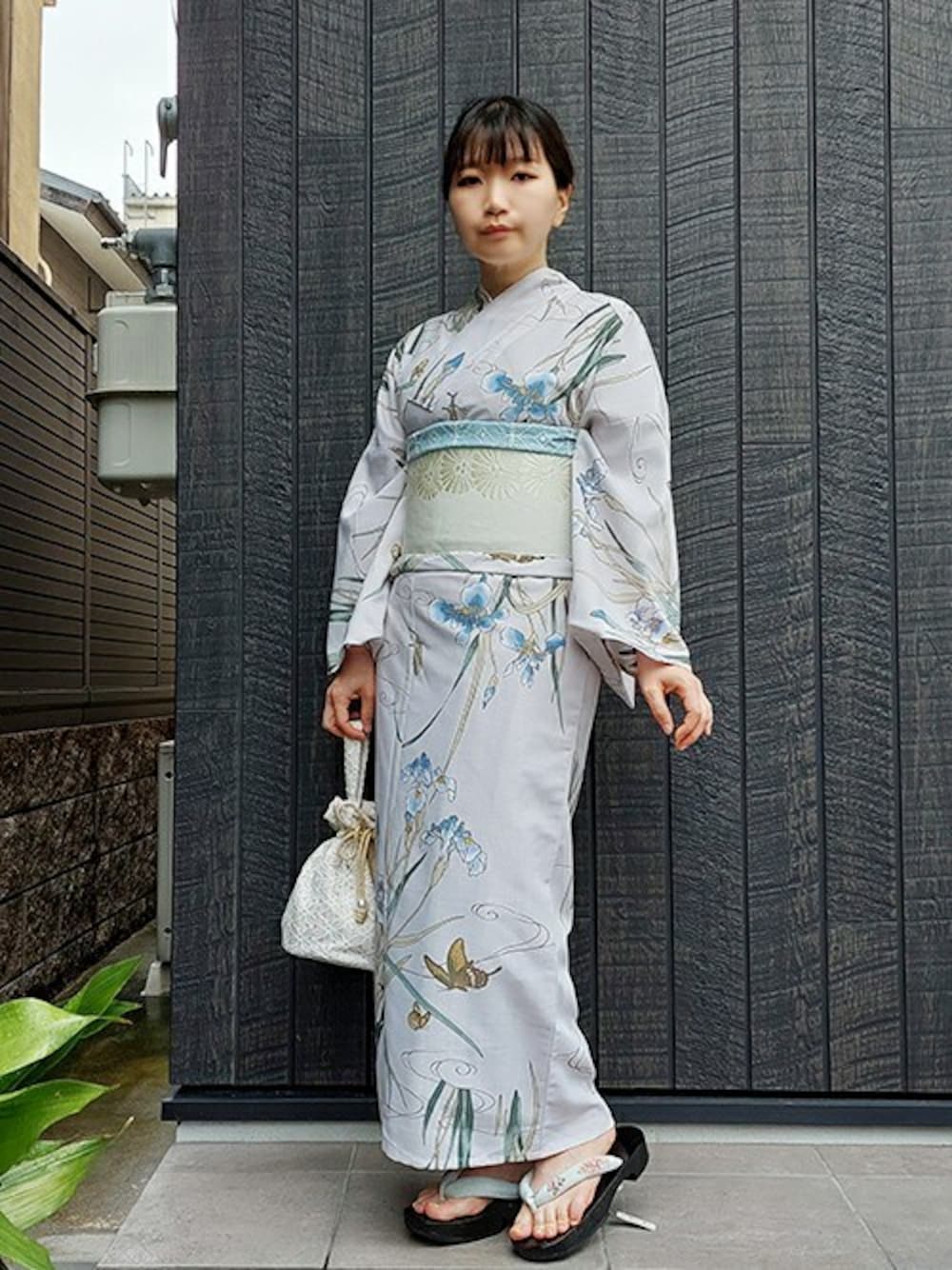 「夏、大人カジュアル、夏コーデ、花火大会、夏祭り、ゆかた、浴衣女子、浴衣デート、京都きもの町、kimonomachi」｜「kimonomachiのKIMONOMACHI オリジナル レディース 浴衣 帯 半幅帯 「レトロフラワー」大人 小袋帯（浴衣、ホワイト系）」を使った、KIMONOMACHIさん（レディース・145cm）の夏コーディネートの1枚目の写真