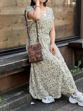 「小花柄ワンピース」｜VIVIAN COLLECTIONさん（レディース・160cm）の秋コーディネート