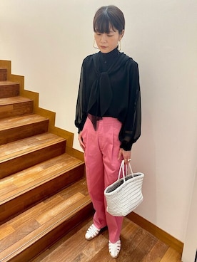 「アイテム（Tシャツ/カットソー、ブラック系）」を使った、田坂さん（レディース・161cm）の春コーディネート