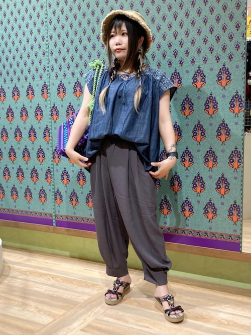 エンブロイダリーデニムプルオーバー【大きいサイズ】（シャツ