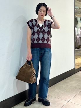 「アイテム（ベスト、レッド系）」を使った、田中さん（レディース・155cm）の秋コーディネート