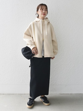 「アイテム（パーカー）」を使った、鈴木さん（レディース・161cm）の秋コーディネート