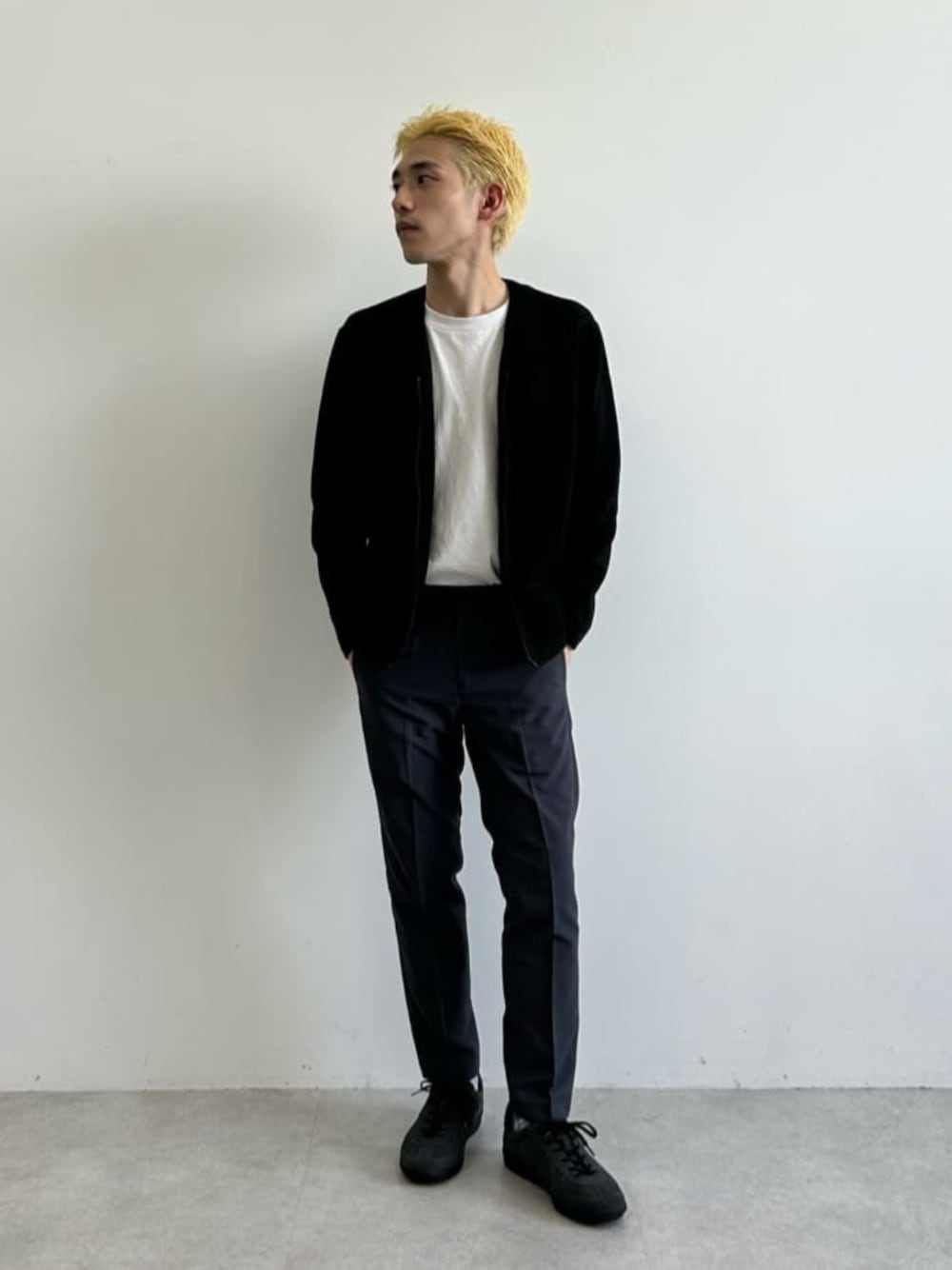 GREEN LABEL RELAXING セットアップ　グレーユニクロ白Tつき 1712811687_1000.jpg