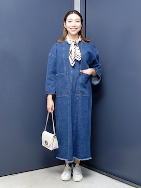 「デニムワンピース」｜「アイテム（財布/小物）」を使った、STYELEDELIさん（レディース・157cm）の冬コーディネート