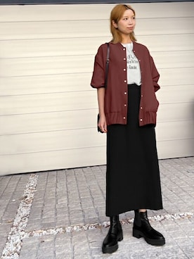 「黒スカート」｜「アイテム（ブルゾン）」を使った、STYELEDELIさん（レディース・157cm）の秋コーディネート