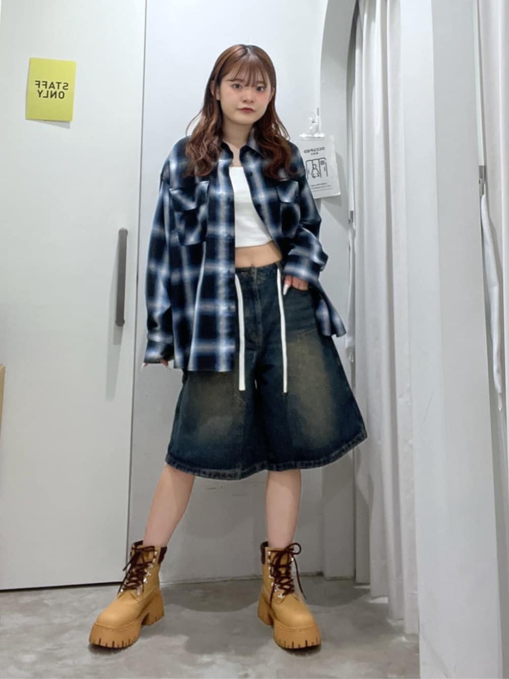 WEGOさんの「WEGO/【24年秋冬新作】厚底トレッキングブーツ（WEGO）」を使ったコーディネートの1枚目の写真