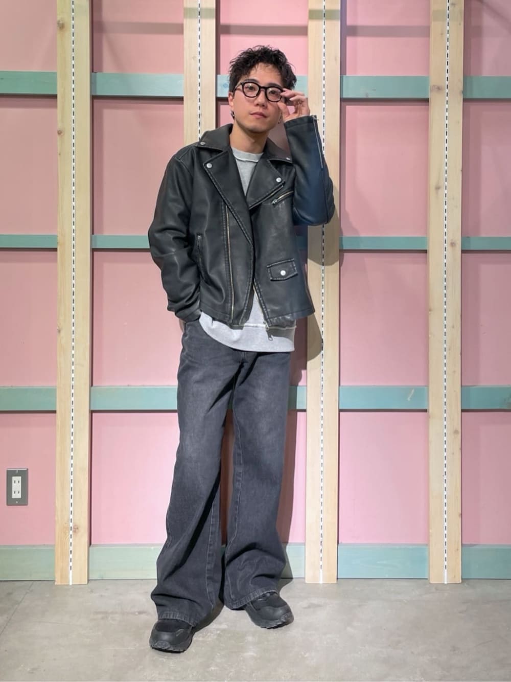 フレアデニムパンツ」のメンズ人気ファッションコーディネート