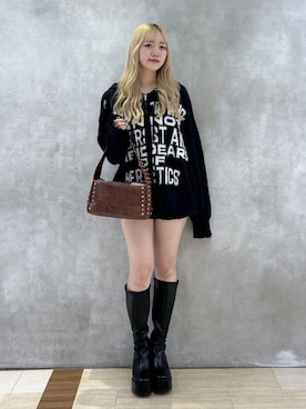 「アイテム（デニムスカート）」を使った、WEGOさん（レディース・162cm）の冬コーディネート