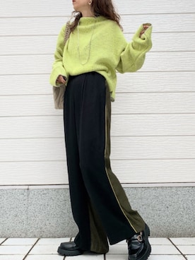「リバーシブル」｜「アイテム（ローファー）」を使った、Q♥Officialさん（レディース・155cm）の秋コーディネート