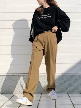 「ストレートパンツ」｜「アイテム（スウェット）」を使った、Q♥Officialさん（レディース・155cm）の秋コーディネート