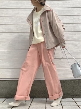 「ストレートパンツ」｜「アイテム（マウンテンパーカー）」を使った、Q♥Officialさん（レディース・155cm）の春コーディネート