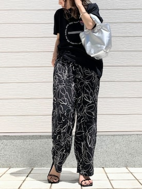 「ミニトート」｜「アイテム（パンツ）」を使った、Q♥Officialさん（レディース・155cm）の夏コーディネート
