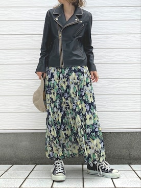 「キャップ女子」｜「アイテム（ライダースジャケット）」を使った、Q♥Officialさん（レディース・155cm）の夏コーディネート