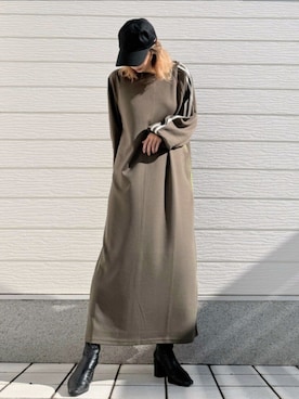 「スウェットワンピース」｜「アイテム（トートバッグ）」を使った、Q♥Officialさん（レディース・155cm）の秋コーディネート