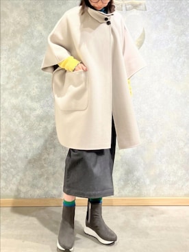 「アイテム（ポンチョ）」を使った、Q♥Officialさん（レディース・164cm）の秋コーディネート