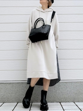 「スウェットワンピース」｜「アイテム（トートバッグ）」を使った、Q♥Officialさん（レディース・155cm）の冬コーディネート