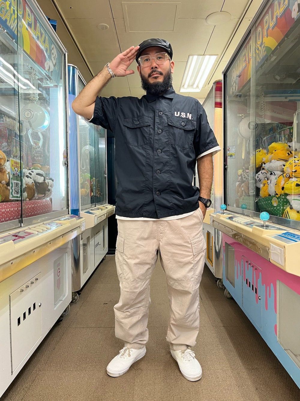 「AVIREX、SCHOTT、上野、アメカジ、ミリタリー スタイル、夏だ！Tシャツ着よう！、シャツスタイル、いいね、save、フォローお願いします🤑、メンズコーデ、ootd」｜「AVIREXのNAVAL FATIGUE SHIRT / ネイバル ファティーグ シャツ / AVIREX / アヴィレックス（シャツ/ブラウス、ブルー系）」を使った、Yoshi Yamaさん（メンズ・174cm）の夏コーディネートの1枚目の写真