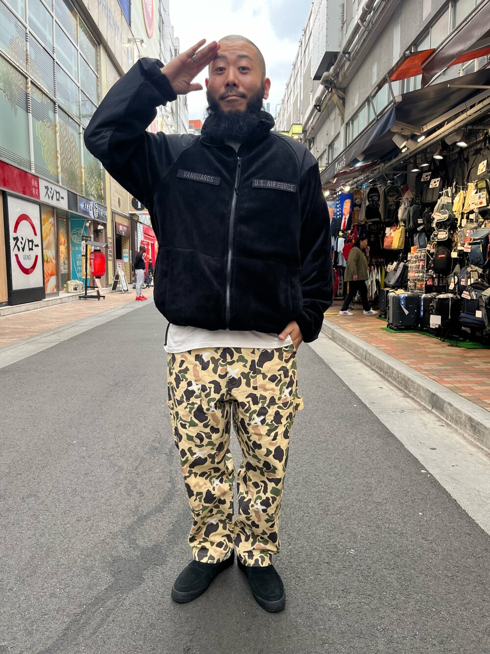 「メンズファッション、AVIREX、上野、おしゃれさんと繋がりたい、韓国ファッション、フリース」｜「AVIREXのCOTTON TWILL PAINTER PANTS / コットン ツイル ペインターパンツ / AVIREX / アヴィレックス（パンツ、その他）」を使った、Yoshi Yamaさん（メンズ・174cm）の秋コーディネートの1枚目の写真