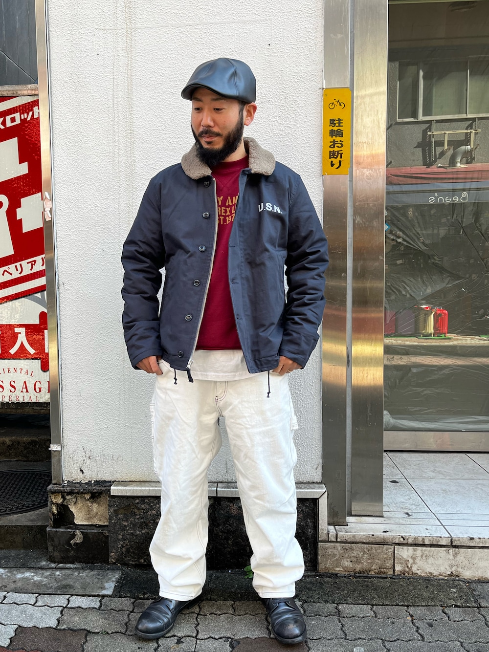 「今日のコーデ、おしゃれさんと繋がりたい、革靴、ファッションの力を信じよう、アメカジ、ペインターパンツ、白パンツ、ブーツ、ハンチング、スウェット、なんかうぃーね」｜「AVIREXの【直営店限定】ペインターパンツ サークル ロゴ / PAINTER PANTS CIRCLE LOGO / アヴィレックス / AVIREX（その他パンツ、ホワイト系）」を使った、Yoshi Yamaさん（メンズ・174cm）の冬コーディネートの1枚目の写真