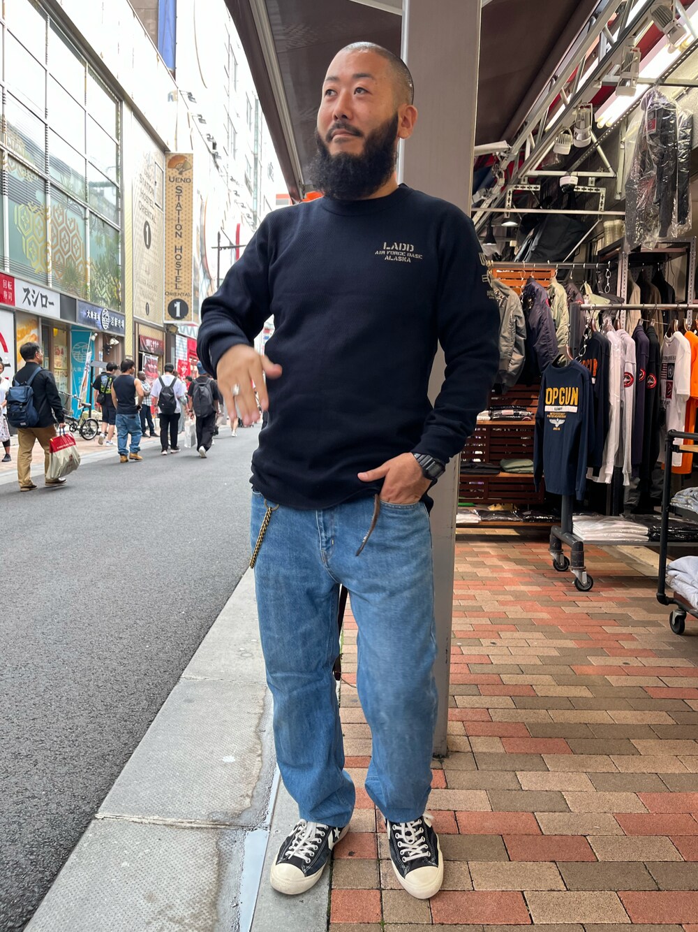「AVIREX、シンプルスタイル、ワッフル、ハニカム」｜「AVIREXのHONEYCOMB WAFFLE T-SHIRT 'USAF'（Tシャツ/カットソー、ブルー系）」を使った、Yoshi Yamaさん（メンズ・174cm）の秋コーディネートの1枚目の写真